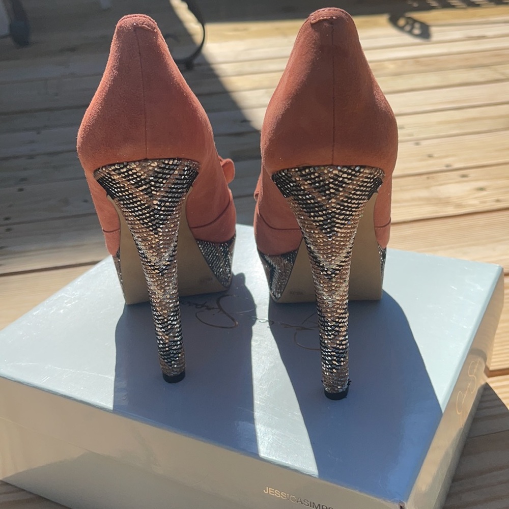 Heels - Picture 3 of 4